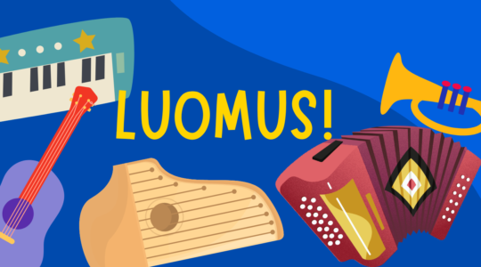 Värikkäitä piirrettyjä soittimia LUOMUS-tekstin ympärillä